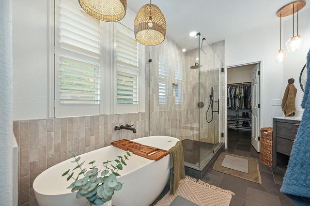 8000 Auburn Oaks Village Ln, Citrus Heights, CA 95610