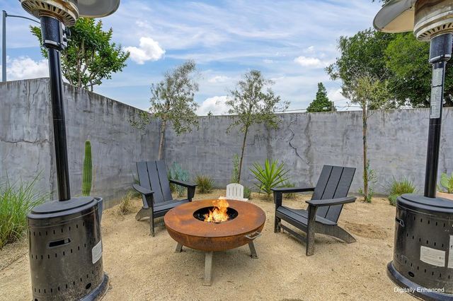 8000 Auburn Oaks Village Ln, Citrus Heights, CA 95610