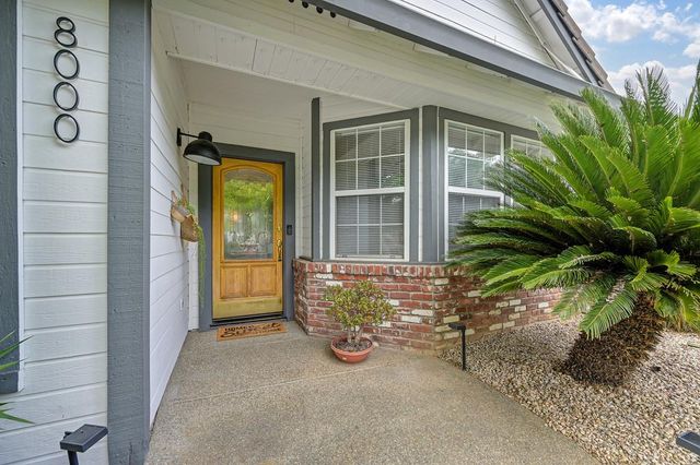 8000 Auburn Oaks Village Ln, Citrus Heights, CA 95610