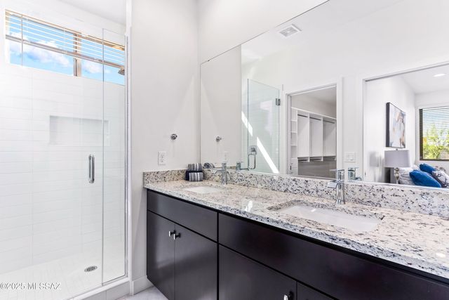 1184 E Liggins Street, Tucson, AZ 85713