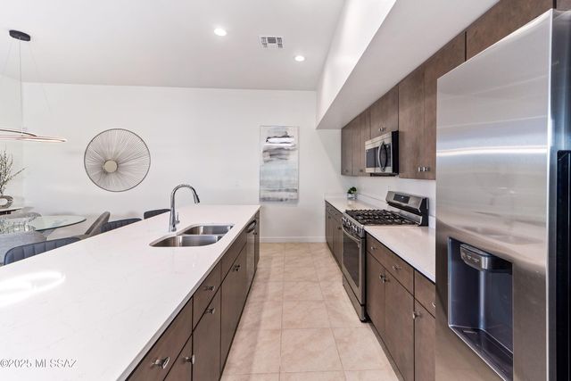 1184 E Liggins Street, Tucson, AZ 85713