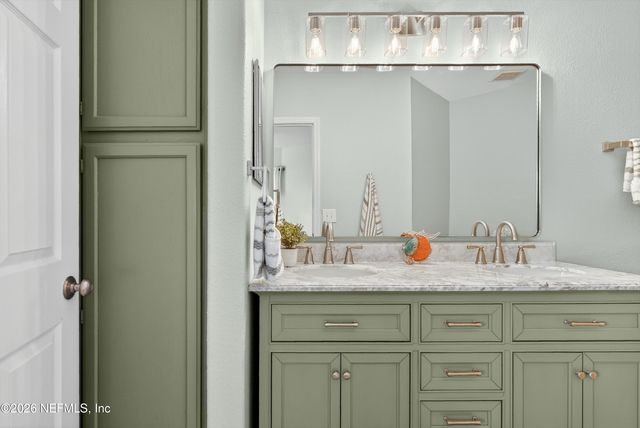 1800 THE GREENS Way 302, Jacksonville Beach, FL 32250