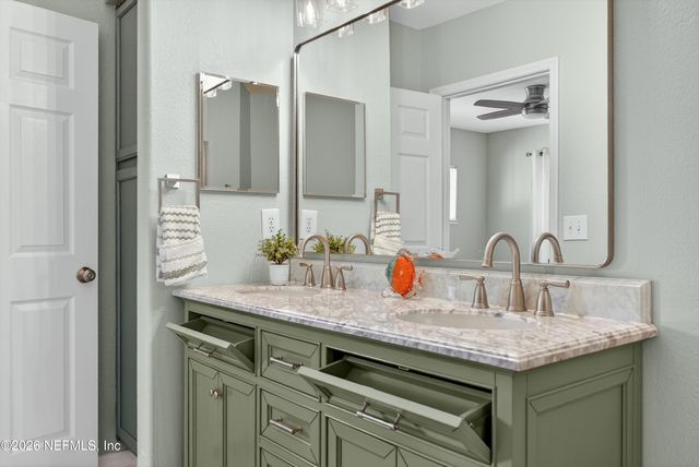 1800 THE GREENS Way 302, Jacksonville Beach, FL 32250