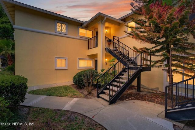 1800 THE GREENS Way 302, Jacksonville Beach, FL 32250