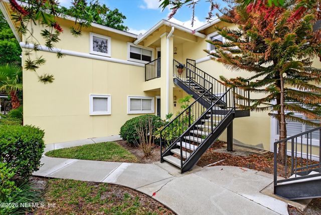 1800 THE GREENS Way 302, Jacksonville Beach, FL 32250