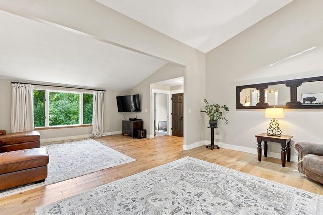 19800 W Briar Ridge DRIVE, Brookfield, WI 53045