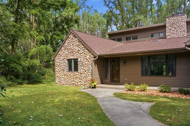 19800 W Briar Ridge DRIVE, Brookfield, WI 53045