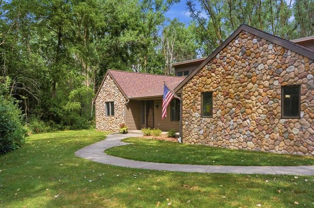 19800 W Briar Ridge DRIVE, Brookfield, WI 53045