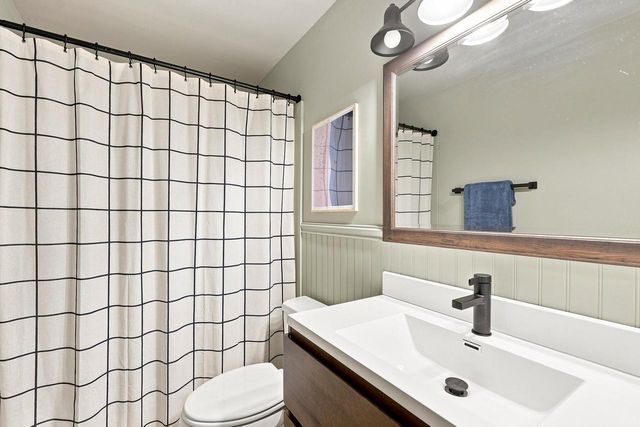 19800 W Briar Ridge DRIVE, Brookfield, WI 53045
