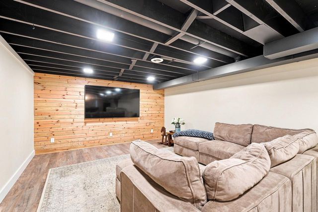 19800 W Briar Ridge DRIVE, Brookfield, WI 53045