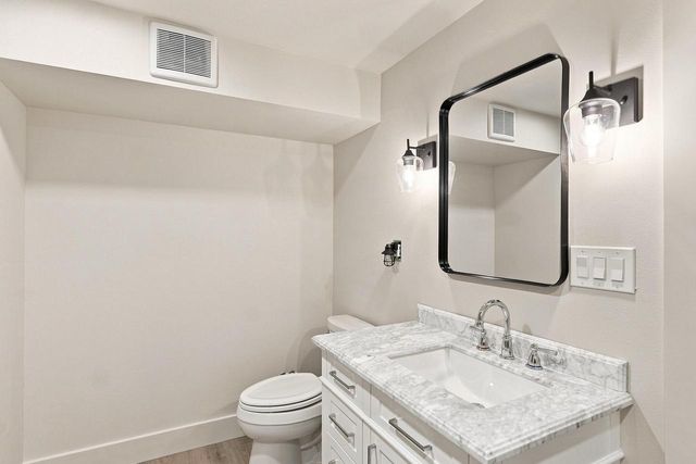19800 W Briar Ridge DRIVE, Brookfield, WI 53045