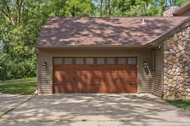 19800 W Briar Ridge DRIVE, Brookfield, WI 53045
