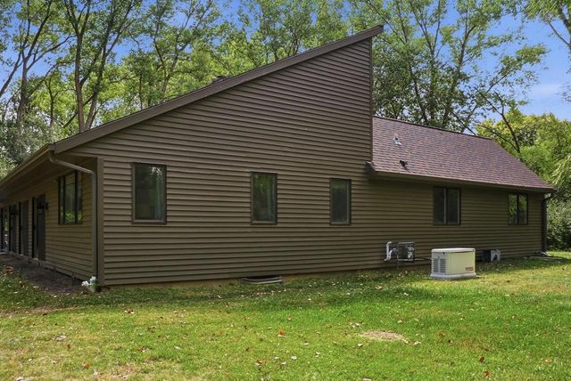 19800 W Briar Ridge DRIVE, Brookfield, WI 53045