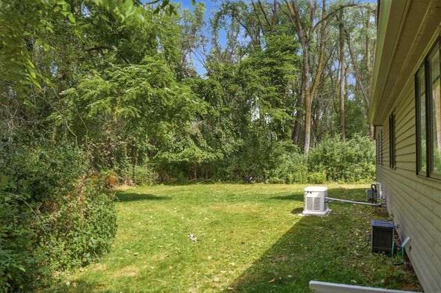 19800 W Briar Ridge DRIVE, Brookfield, WI 53045