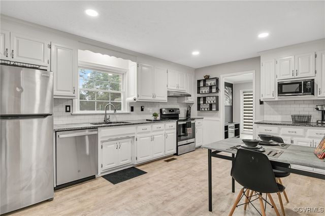 14210 Cherry St, Chester, VA 23831