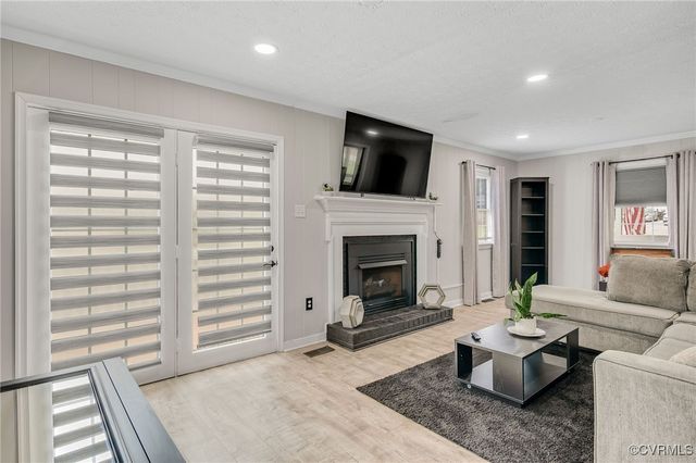 14210 Cherry St, Chester, VA 23831
