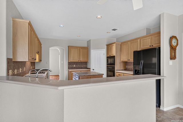 7261 KEENELAND DR, Boerne, TX 78015