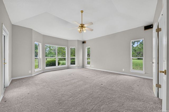 7261 KEENELAND DR, Boerne, TX 78015