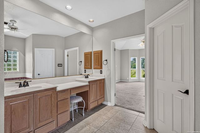 7261 KEENELAND DR, Boerne, TX 78015