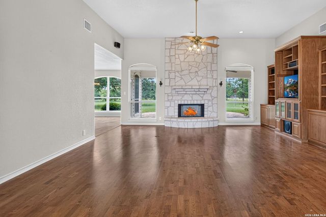 7261 KEENELAND DR, Boerne, TX 78015