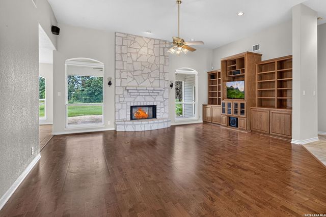 7261 KEENELAND DR, Boerne, TX 78015