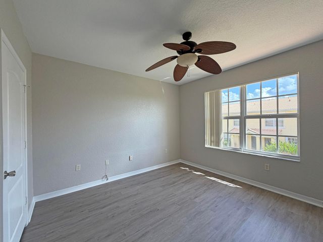 132 SW Peacock Boulevard 17-206, Port St Lucie, FL 34986