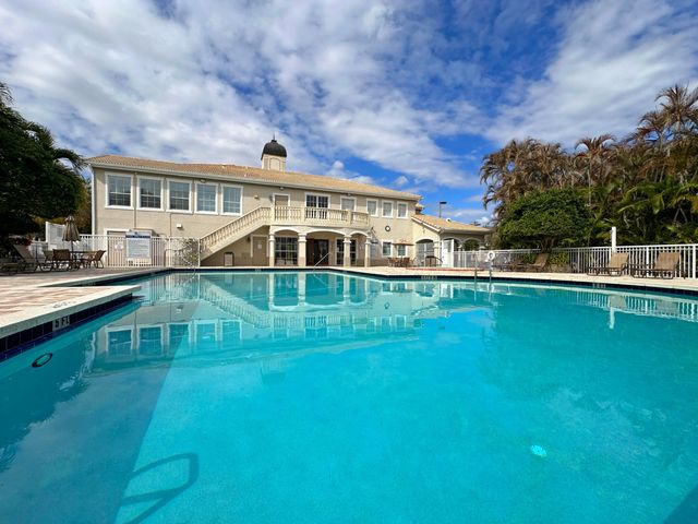132 SW Peacock Boulevard 17-206, Port St Lucie, FL 34986