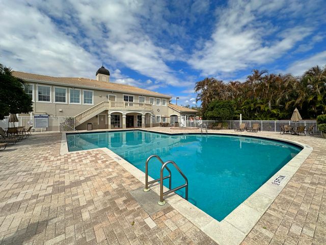 132 SW Peacock Boulevard 17-206, Port St Lucie, FL 34986