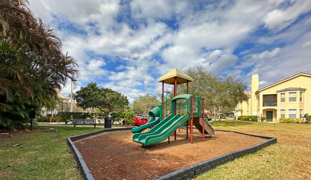 132 SW Peacock Boulevard 17-206, Port St Lucie, FL 34986