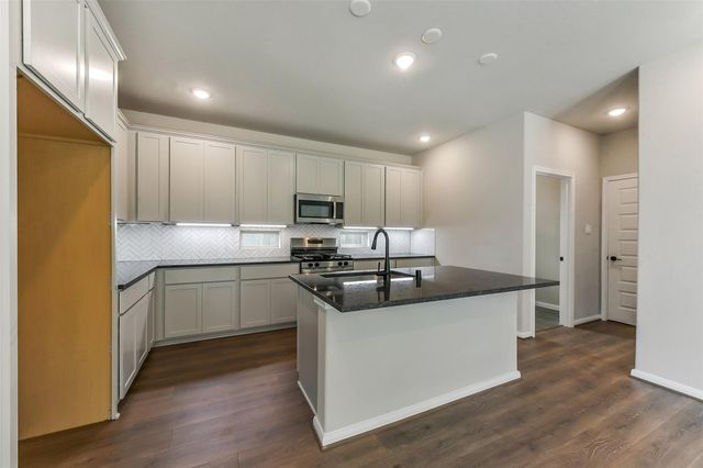 4214 Red Cedar Ring Lane, Pinehurst, TX 77362