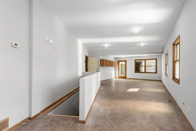 8 Hampton Court, Mundelein, IL 60060