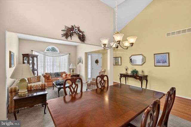 2852 DONEGAL DR, Macungie, PA 18062