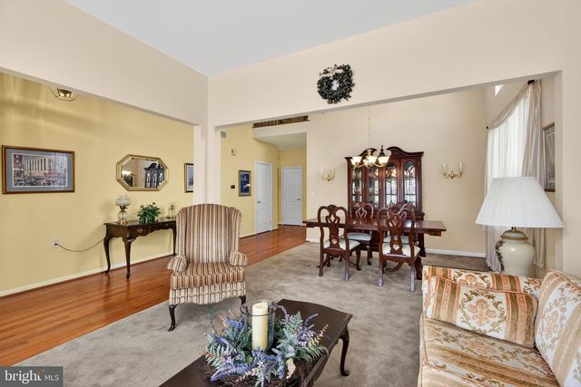 2852 DONEGAL DR, Macungie, PA 18062