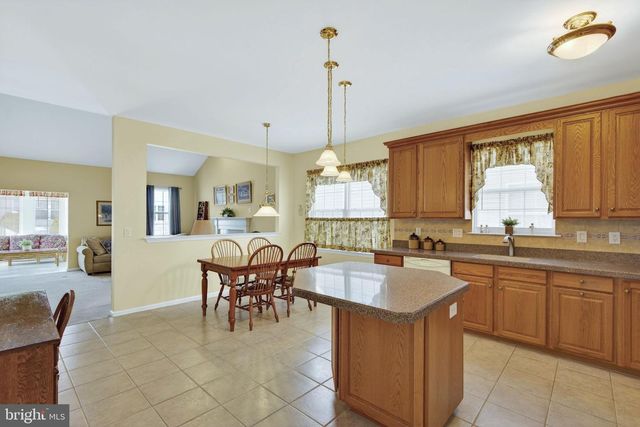 2852 DONEGAL DR, Macungie, PA 18062