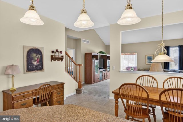 2852 DONEGAL DR, Macungie, PA 18062