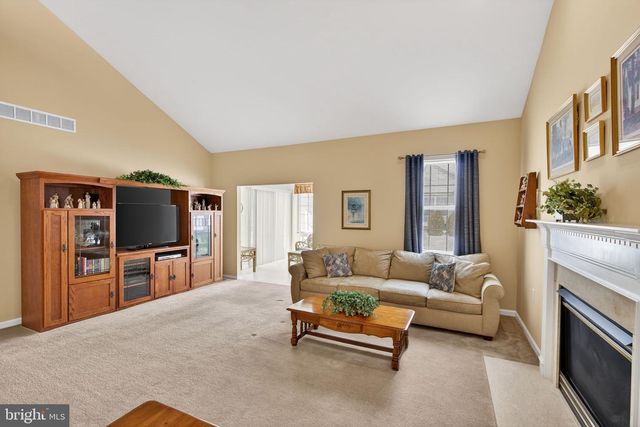 2852 DONEGAL DR, Macungie, PA 18062