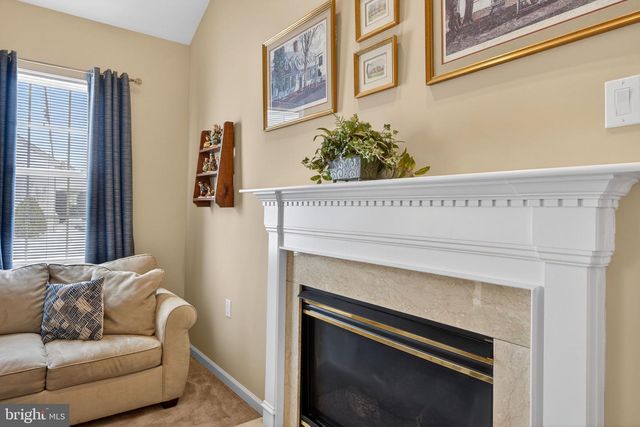 2852 DONEGAL DR, Macungie, PA 18062