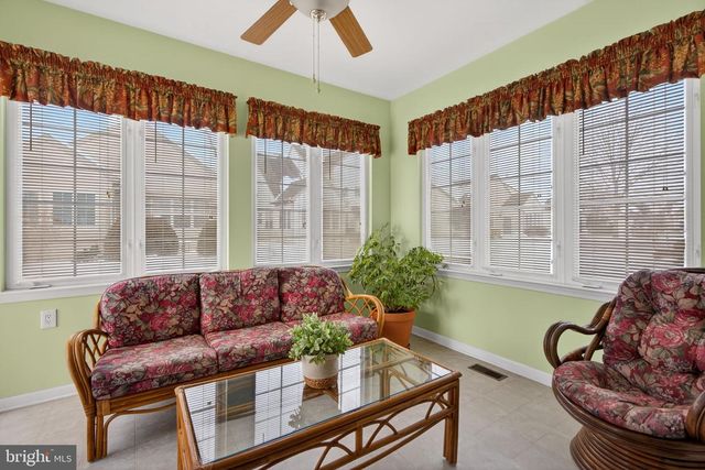 2852 DONEGAL DR, Macungie, PA 18062