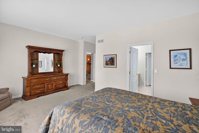 2852 DONEGAL DR, Macungie, PA 18062