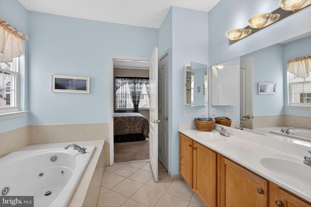 2852 DONEGAL DR, Macungie, PA 18062