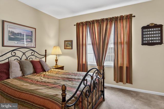 2852 DONEGAL DR, Macungie, PA 18062