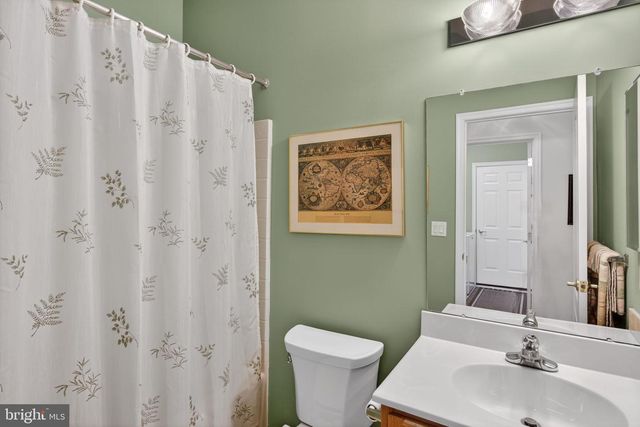 2852 DONEGAL DR, Macungie, PA 18062