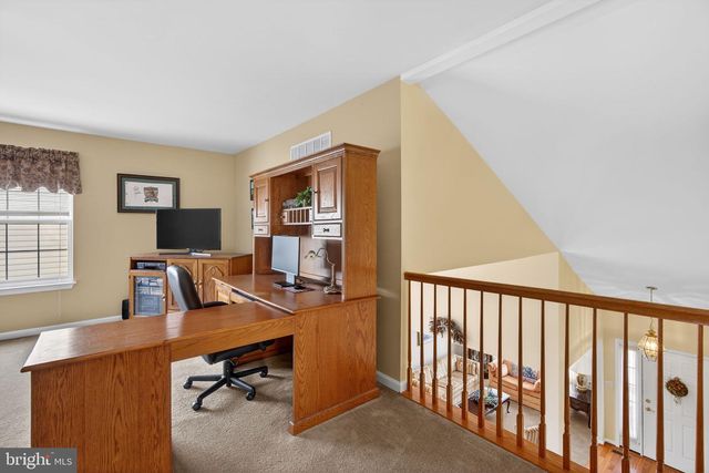 2852 DONEGAL DR, Macungie, PA 18062