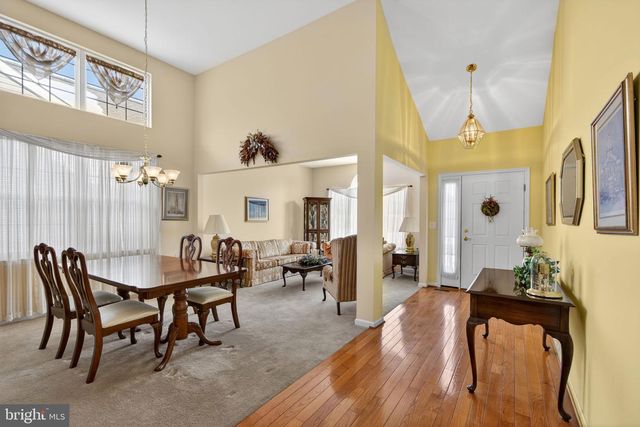 2852 DONEGAL DR, Macungie, PA 18062