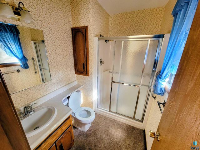 4613 E Fernwood Dr Drive, Sioux Falls, SD 57110