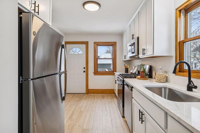 1458 Juliet Avenue, Saint Paul, MN 55105