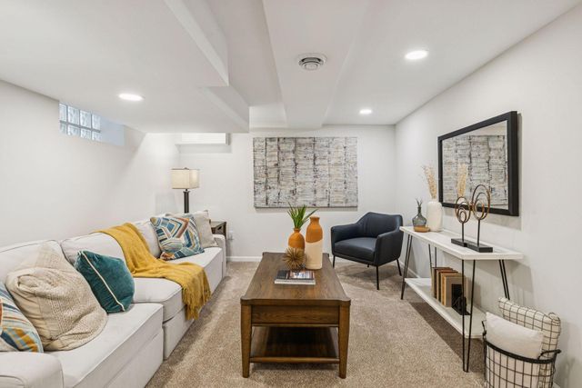 1458 Juliet Avenue, Saint Paul, MN 55105