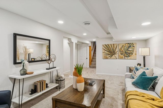 1458 Juliet Avenue, Saint Paul, MN 55105