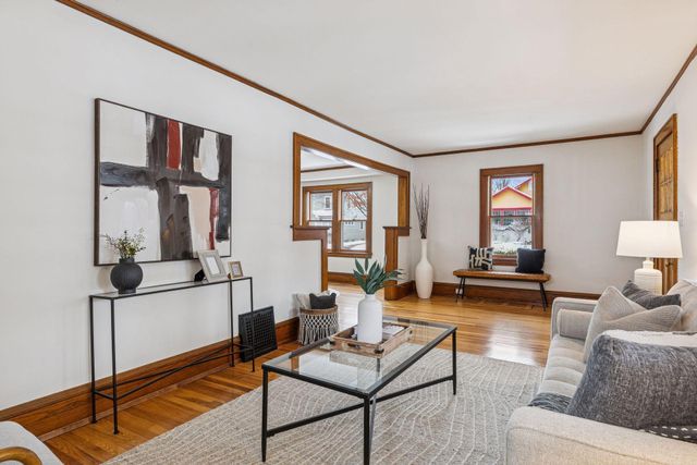 1458 Juliet Avenue, Saint Paul, MN 55105