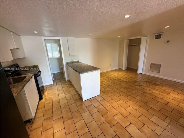 13210 NE 3rd Ave R, North Miami, FL 33161